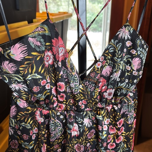 Forever 21 Black Floral Metallic Tiered Maxi Dress Lace Up Size Medium - Picture 4 of 10